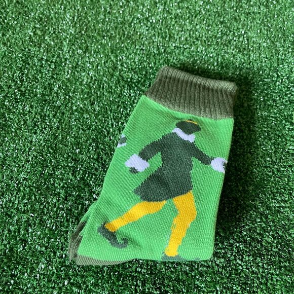 Buddy The Elf Holidays 3 Piece Gift Set 12 oz. Mug, Crew Socks, and Keychain NEW - Picture 2 of 14